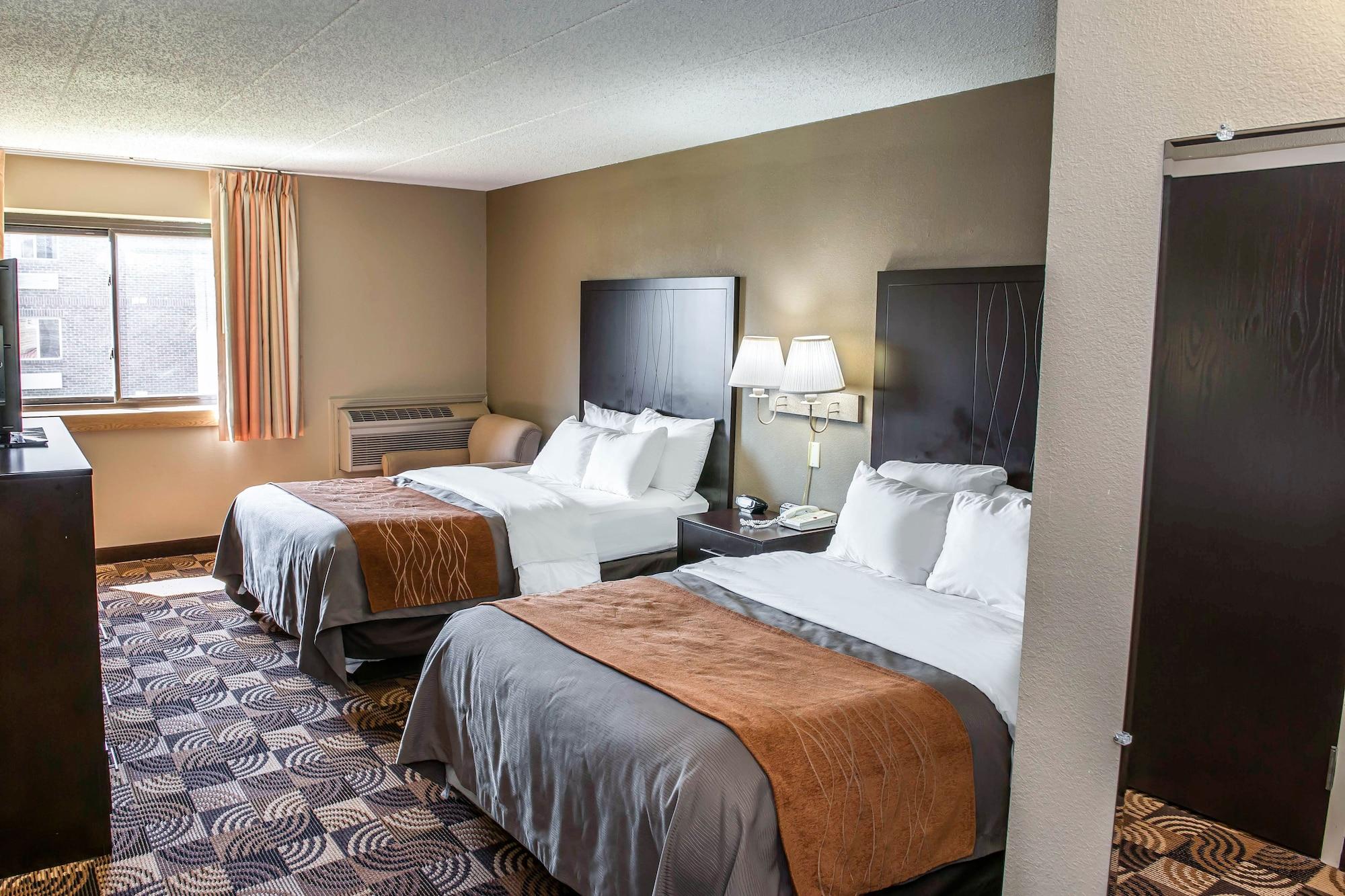 Comfort Inn & Suites North At The Pyramids Indianapolis Buitenkant foto