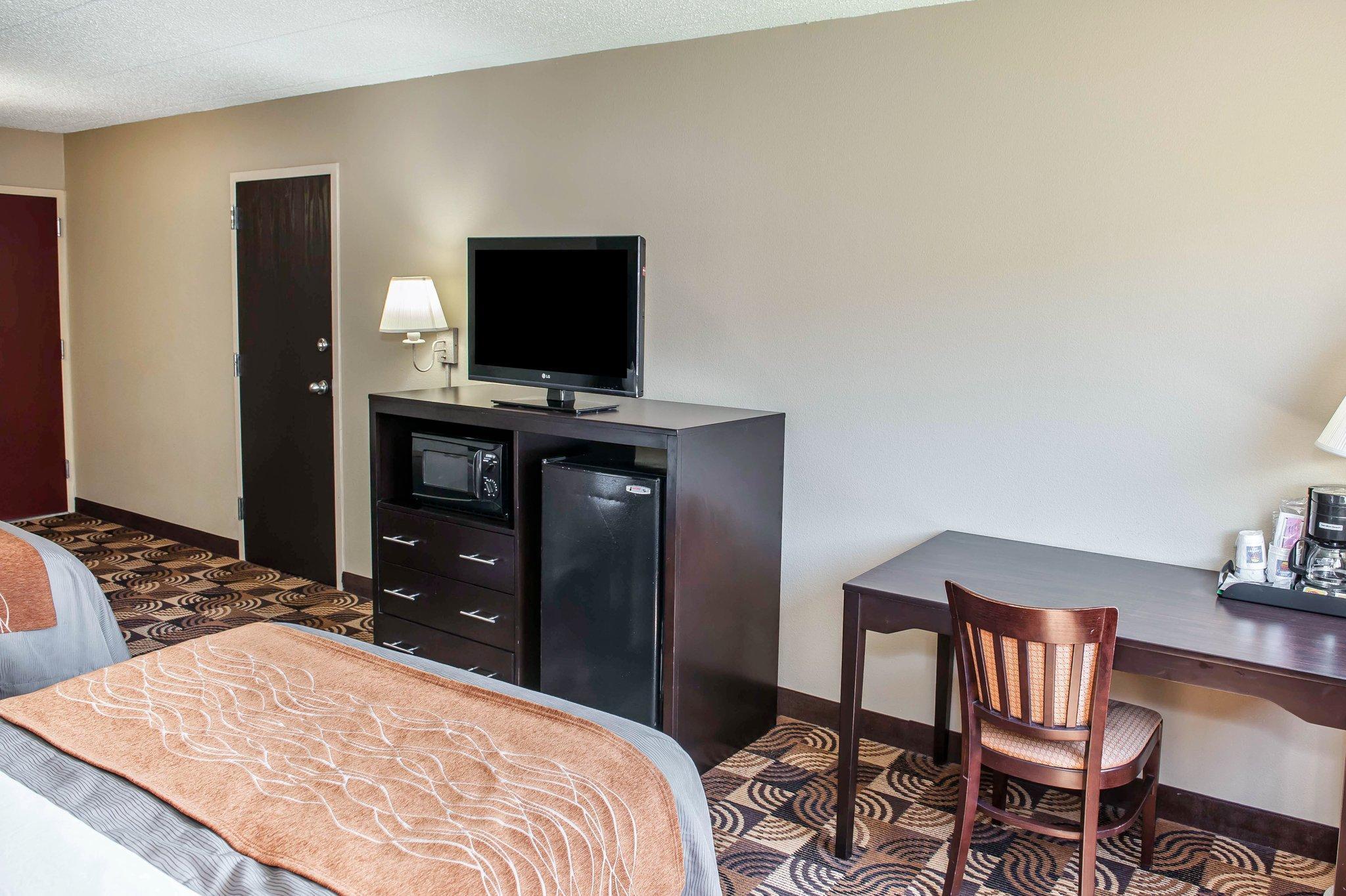 Comfort Inn & Suites North At The Pyramids Indianapolis Buitenkant foto