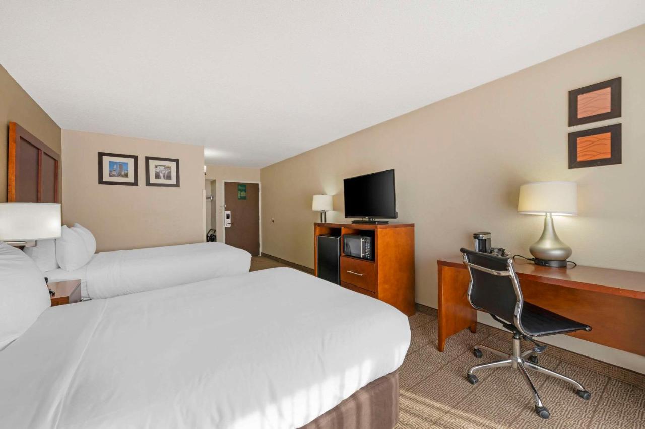 Comfort Inn & Suites North At The Pyramids Indianapolis Buitenkant foto