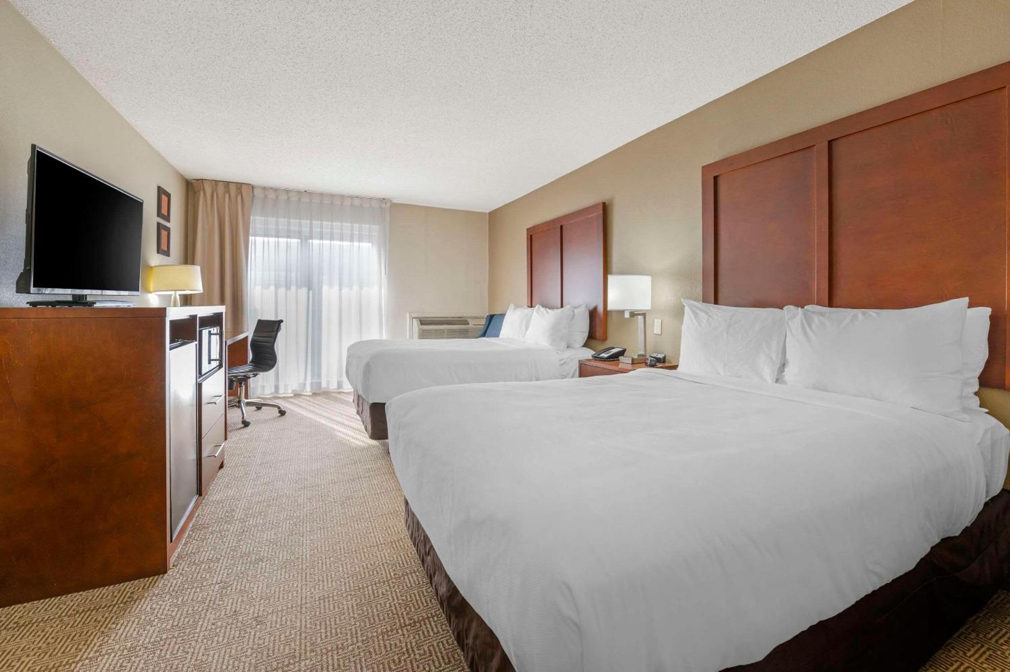 Comfort Inn & Suites North At The Pyramids Indianapolis Buitenkant foto