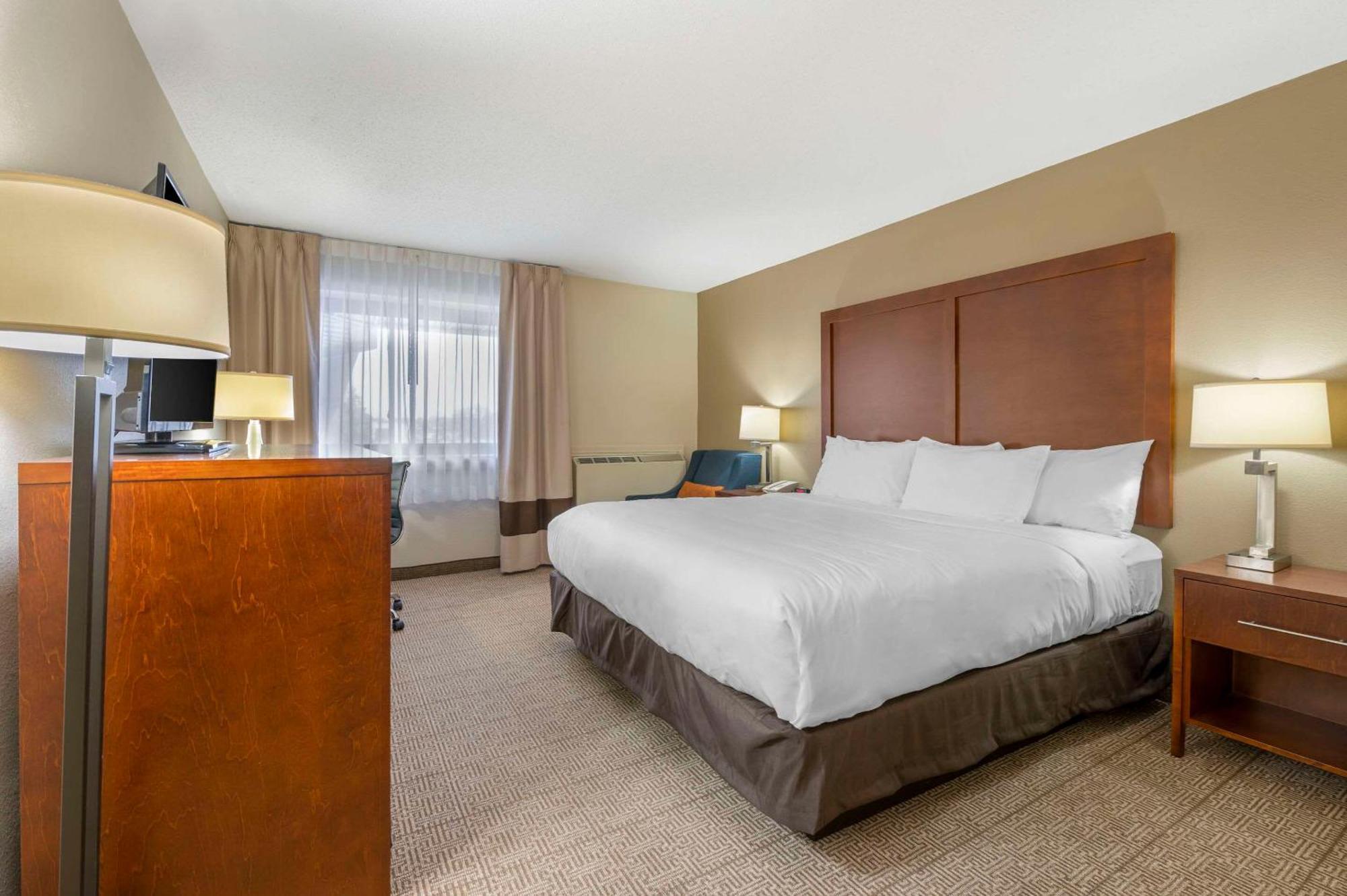 Comfort Inn & Suites North At The Pyramids Indianapolis Buitenkant foto