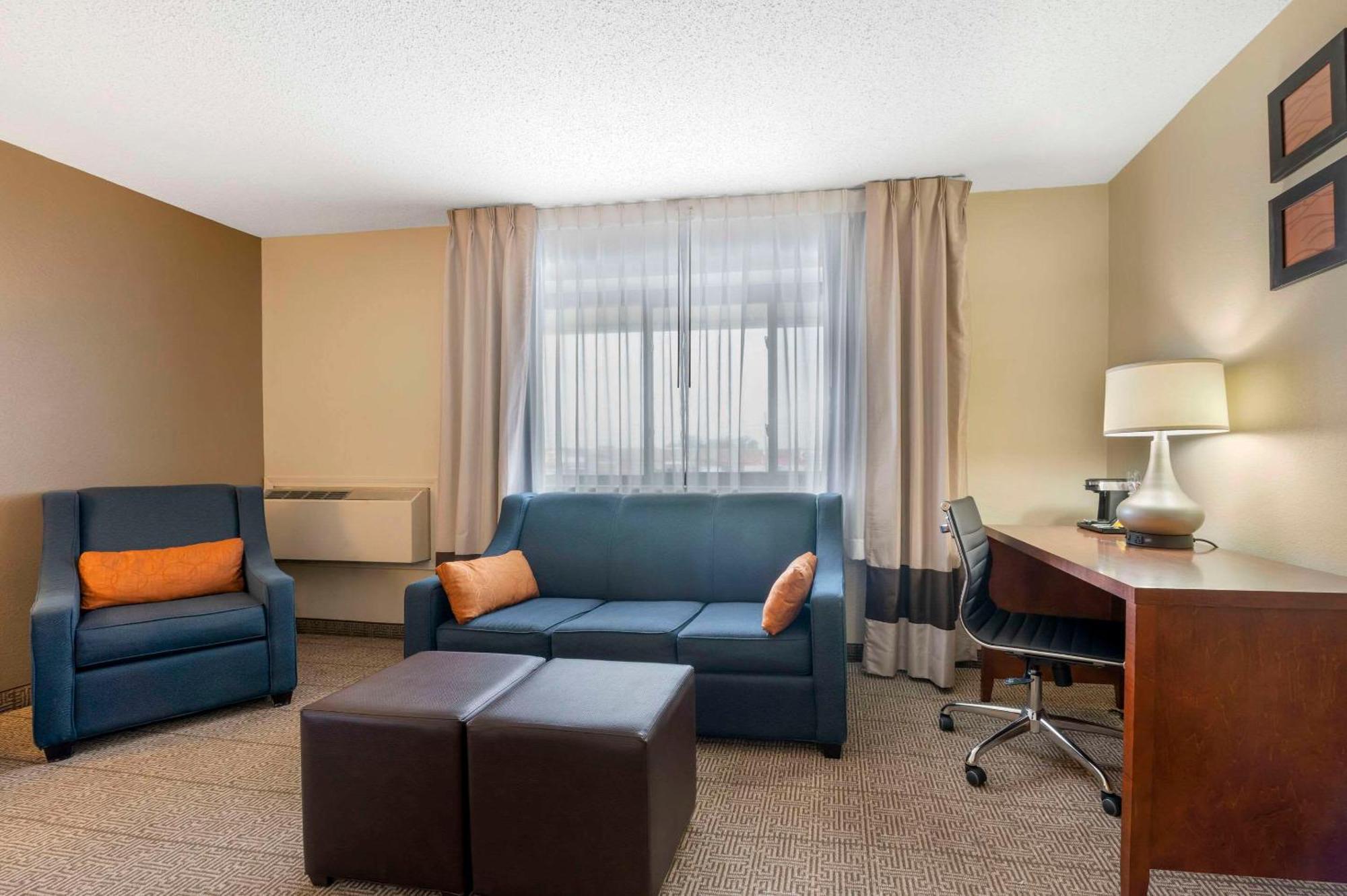 Comfort Inn & Suites North At The Pyramids Indianapolis Buitenkant foto