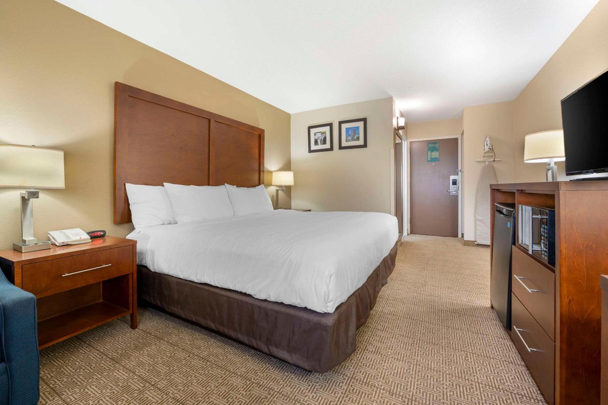 Comfort Inn & Suites North At The Pyramids Indianapolis Buitenkant foto