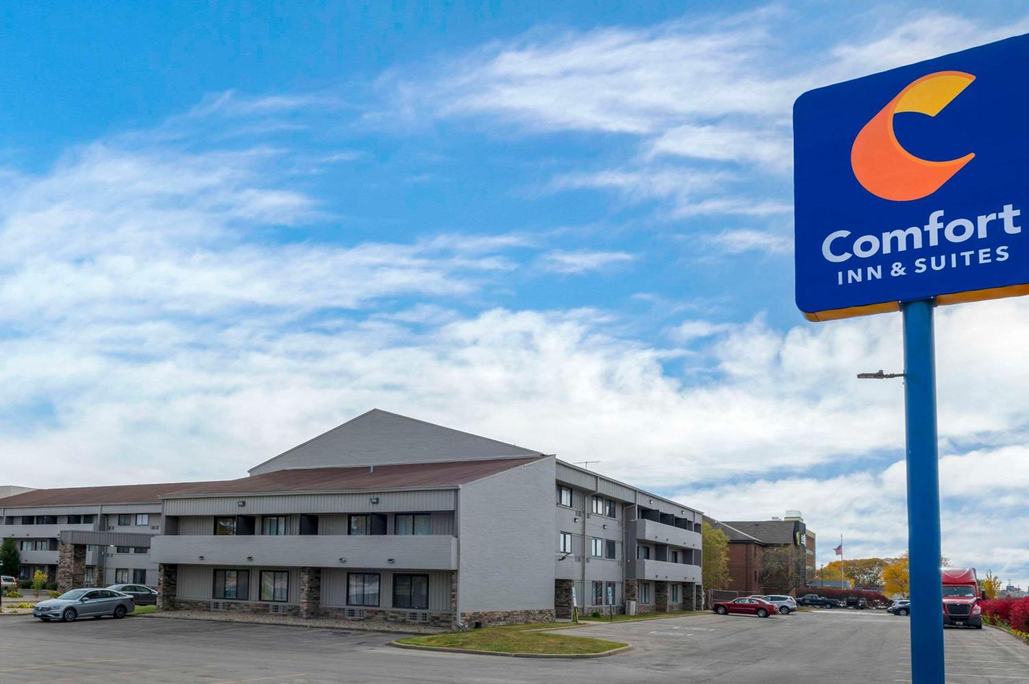 Comfort Inn & Suites North At The Pyramids Indianapolis Buitenkant foto