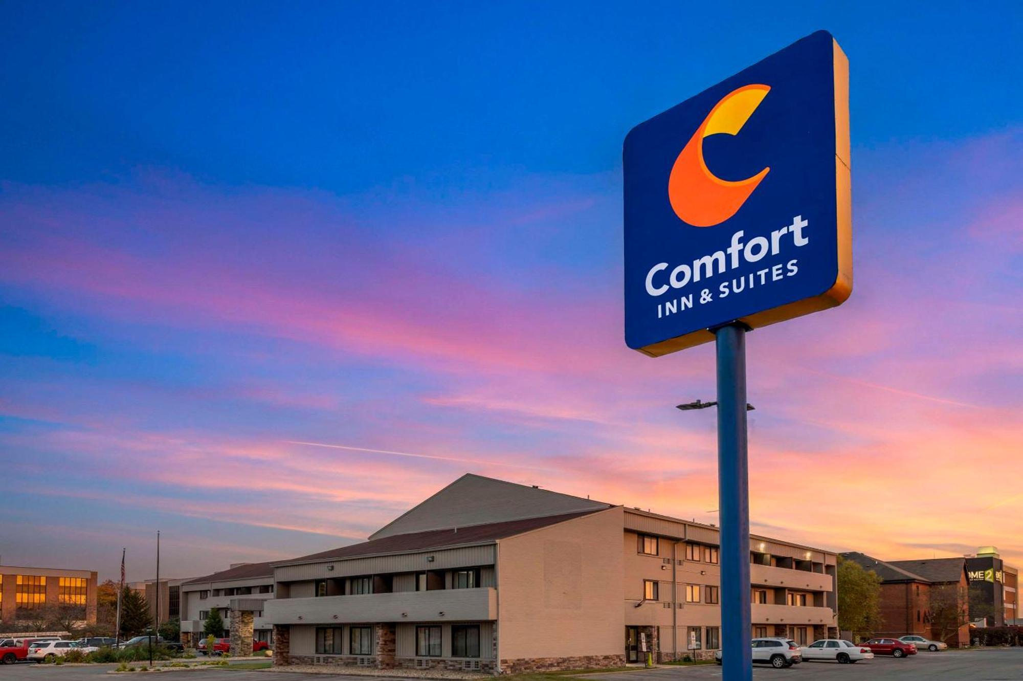 Comfort Inn & Suites North At The Pyramids Indianapolis Buitenkant foto
