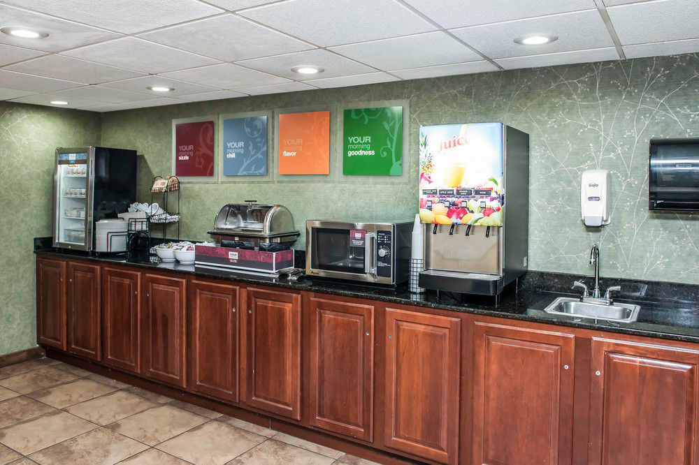 Comfort Inn & Suites North At The Pyramids Indianapolis Buitenkant foto